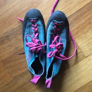 Size 7 5.10 Hueco Ascent womens climbing shoe